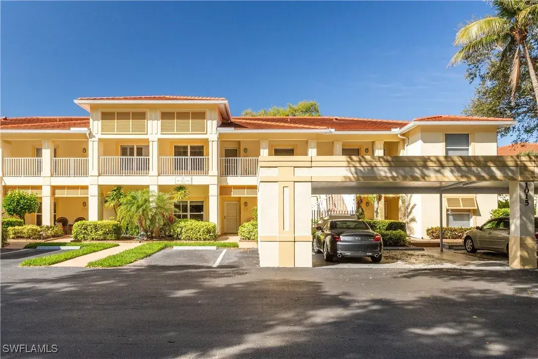 Picture of 1015 Tarpon Cove Dr 1403, Naples, FL 34110