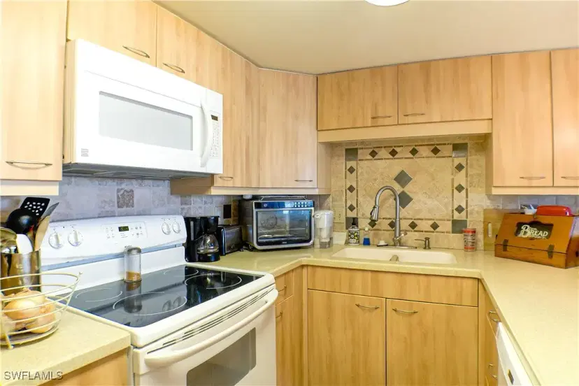 Picture of 1900 Clifford St 603, Fort Myers FL 33901