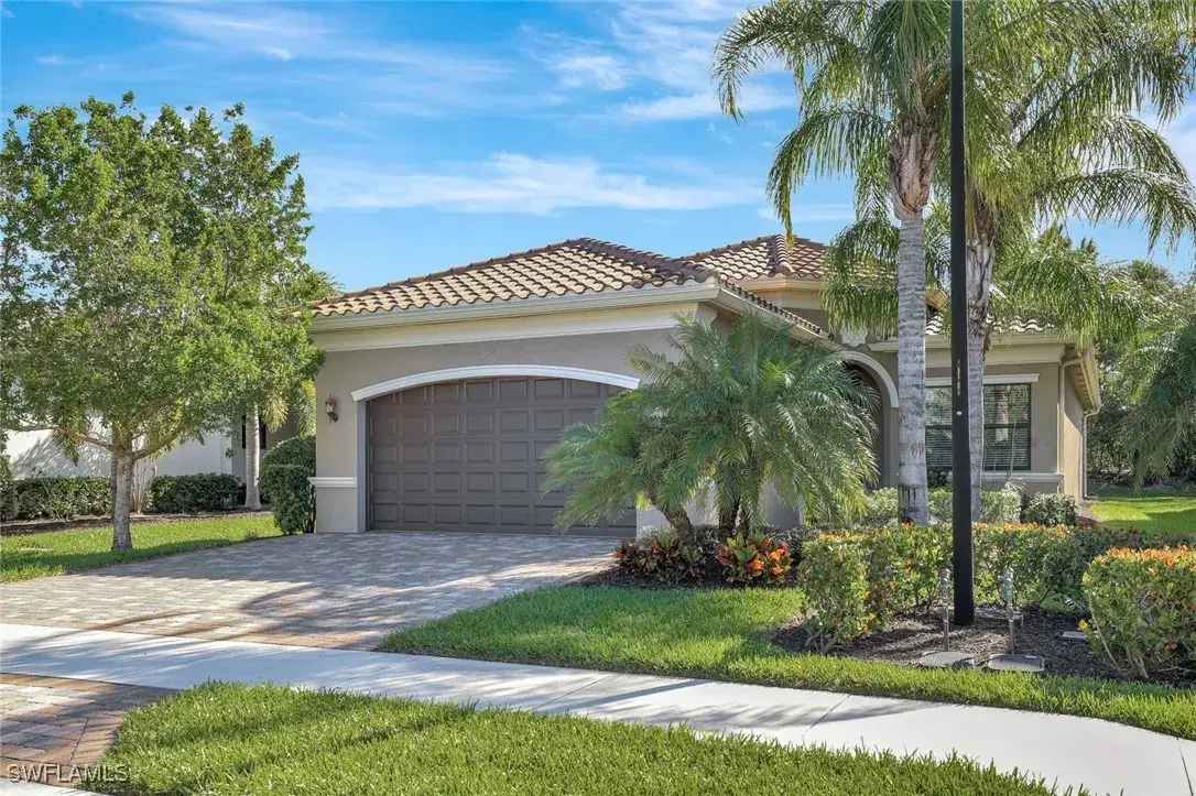 Picture of 4462 Crimson Ave, Naples, FL 34119