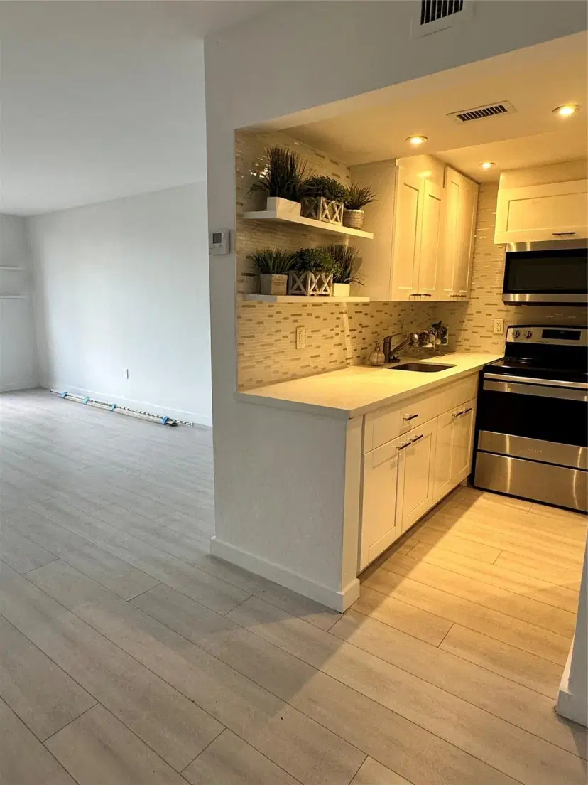 Picture of 800 WEST Ave 637, Miami Beach FL 33139