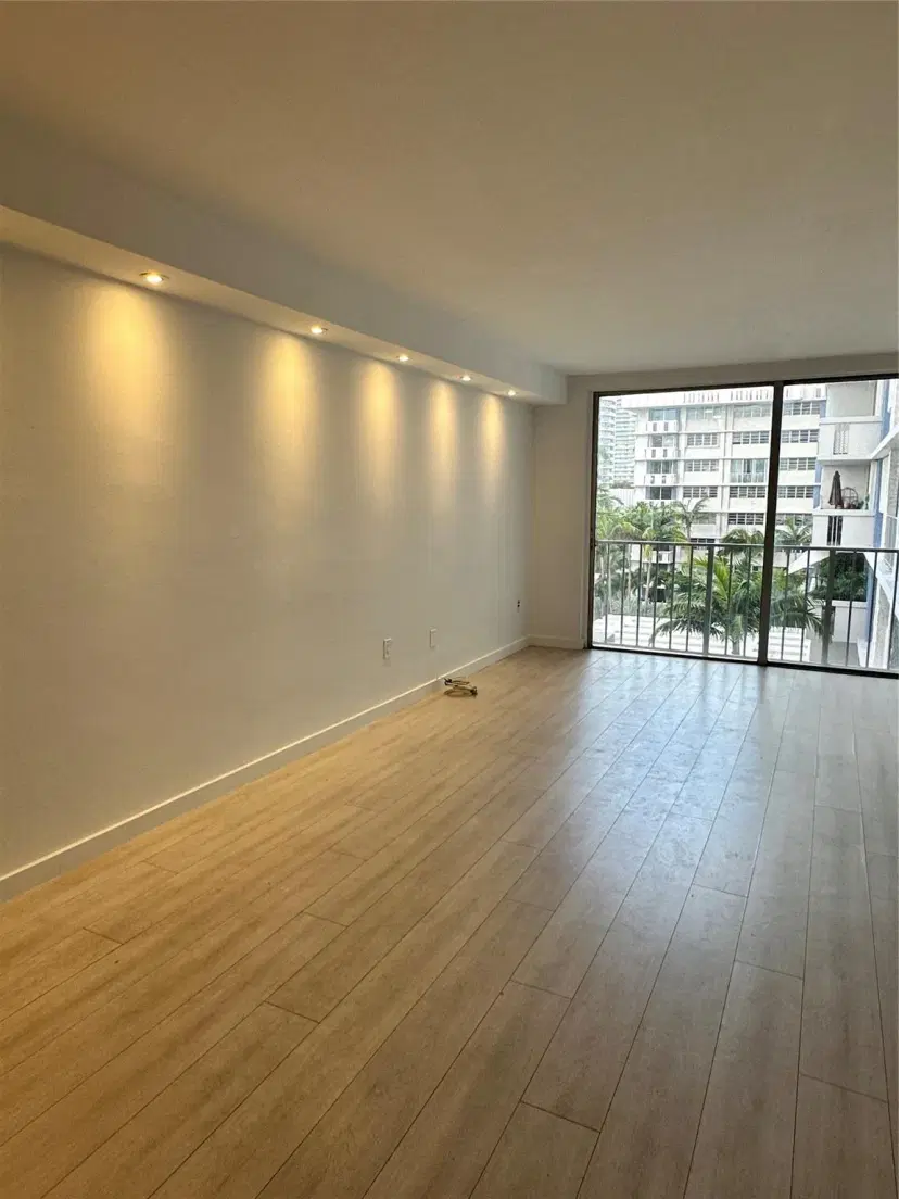 Picture of 800 WEST Ave 637, Miami Beach FL 33139