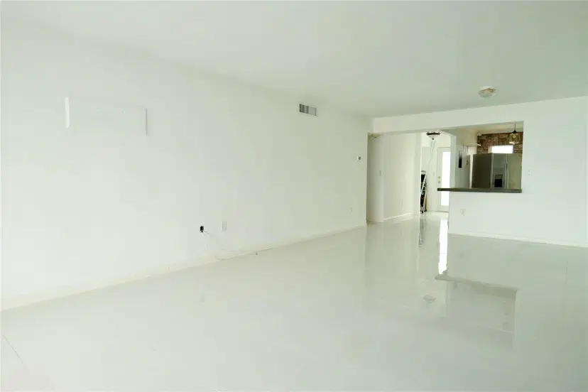 Picture of 1175 Miami Gardens Dr 703, Miami FL 33179
