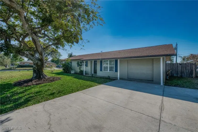 Picture of 2233 45Th St Sw, Naples FL 34116