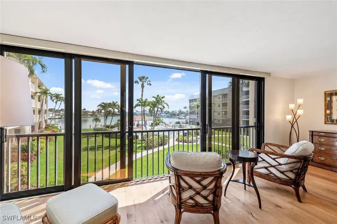 Picture of 3000 Gulf Shore Blvd N 207, Naples, FL 34103