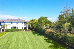Picture of 2542 Seychelles Dr 704, Naples, FL 34112