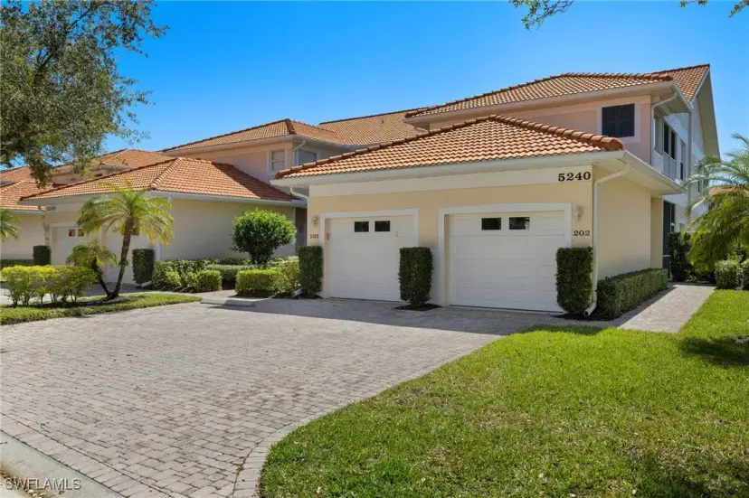 Picture of 5240 Birmingham Dr 202, Naples FL 34110