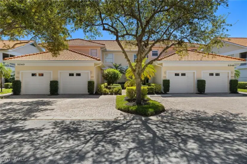 Picture of 5240 Birmingham Dr 202, Naples FL 34110