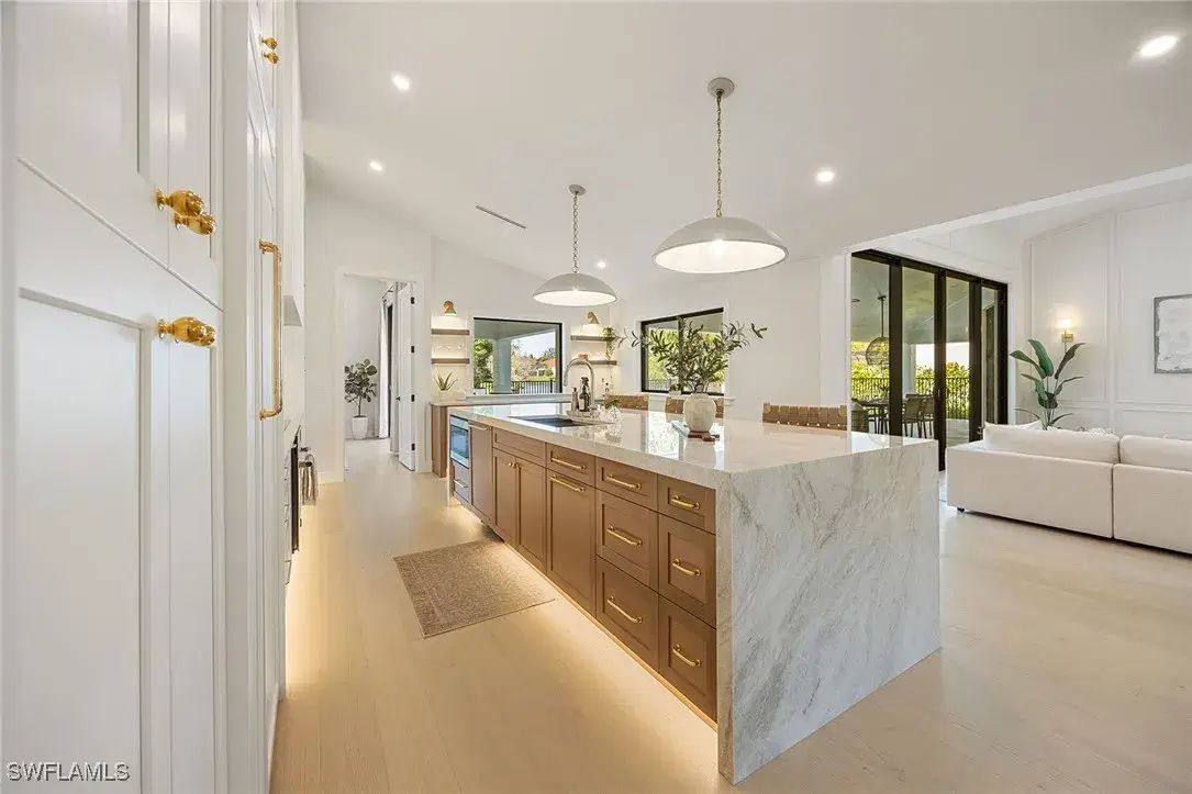 Picture of 2111 Mission Dr, Naples, FL 34109