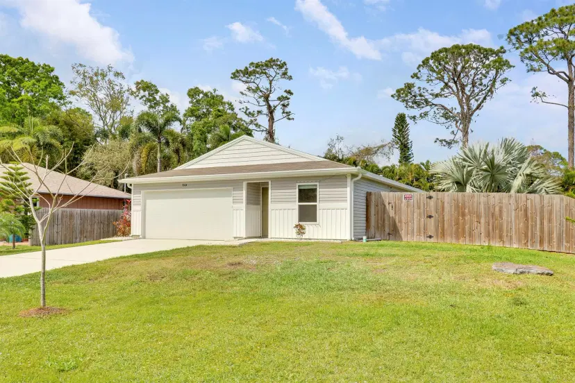 Picture of 8104 Santa Clara Boulevard, Fort Pierce FL 34951