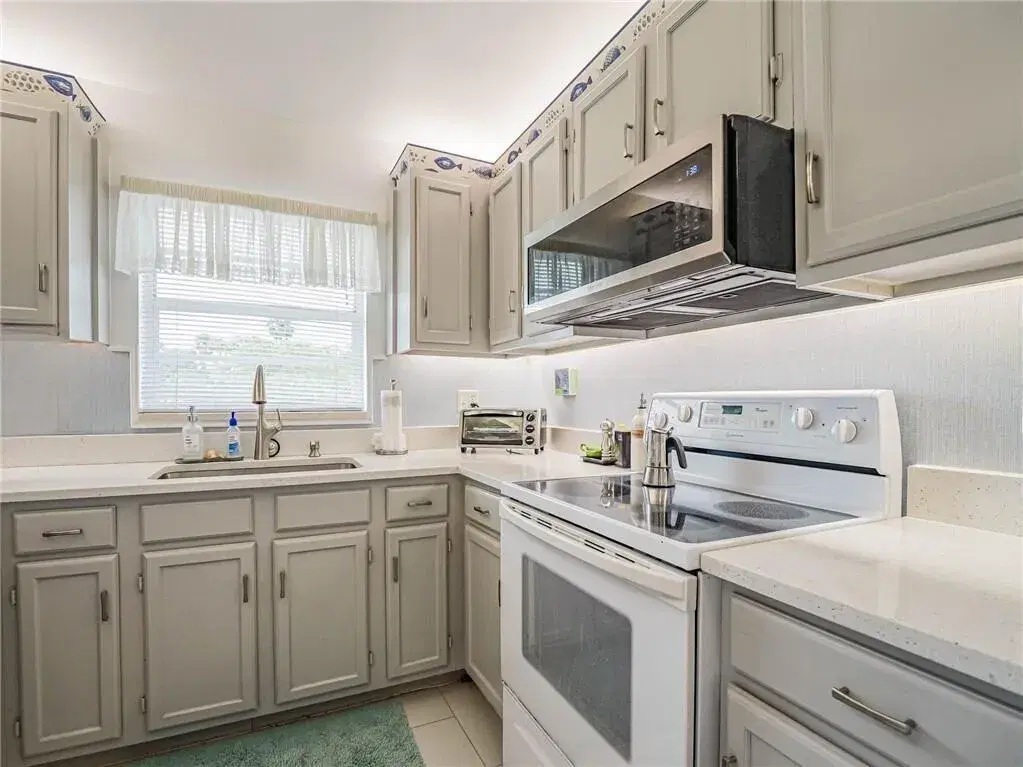 Picture of 57 Woodland Drive 201, Vero Beach, FL 32962