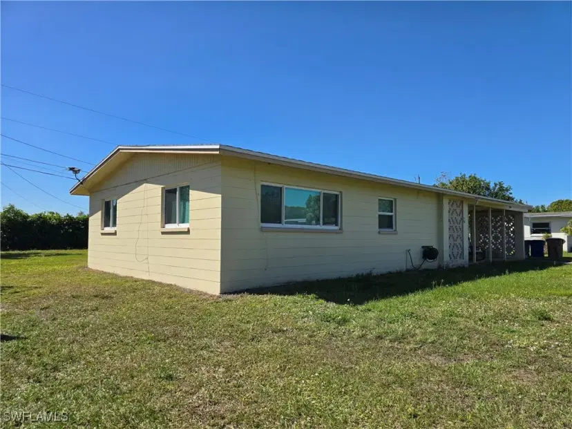 Picture of 400 Jersey Rd W, Lehigh Acres FL 33936