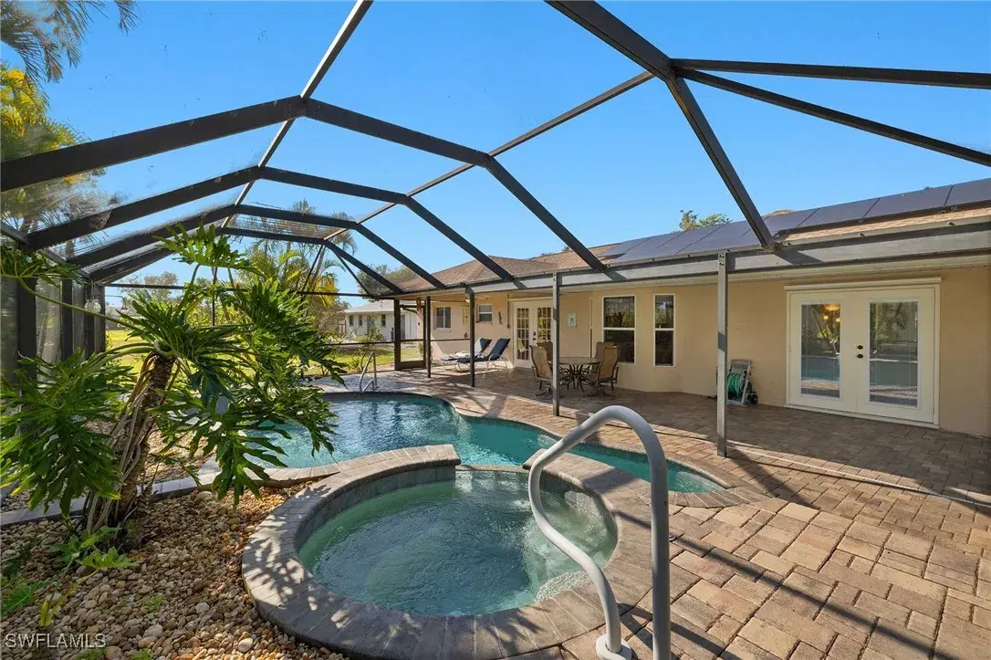 Picture of 1205 SE 12Th Ln, Cape Coral, FL 33990