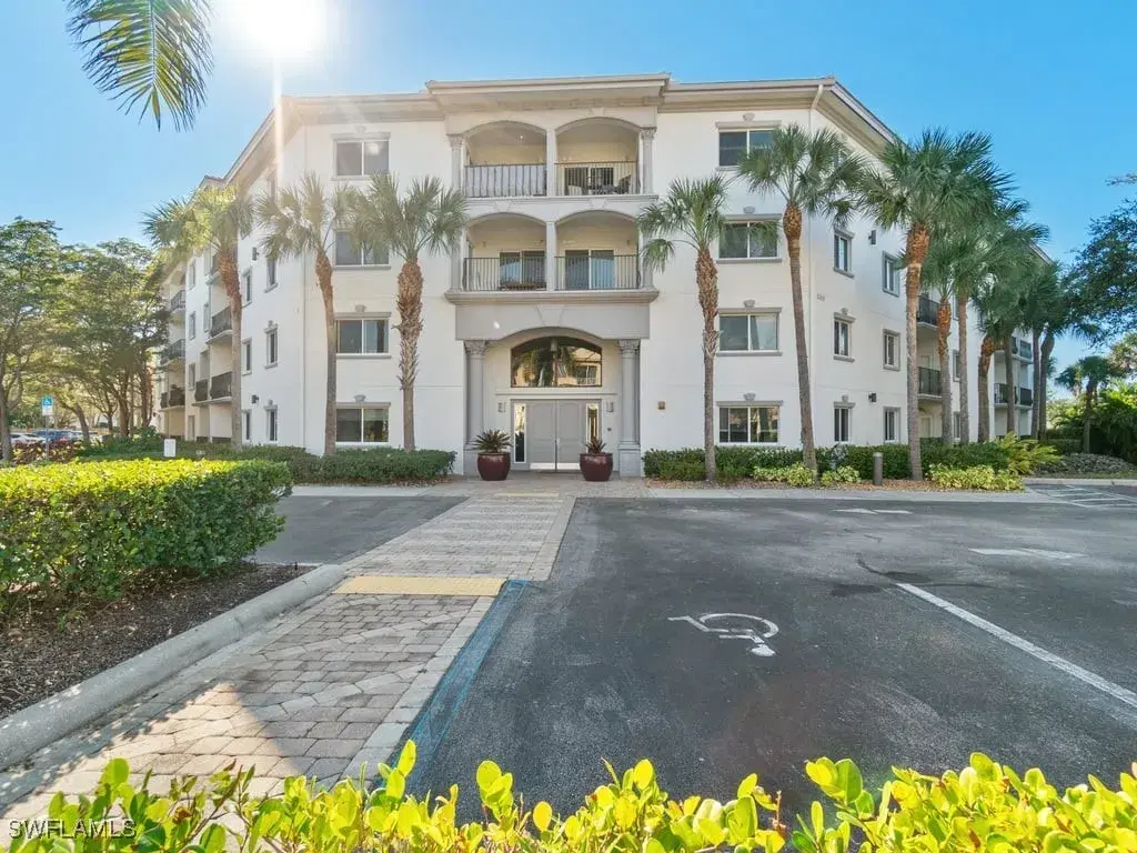 Picture of 1100 Pine Ridge Rd B307, Naples, FL 34108