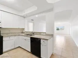 Picture of 1100 Pine Ridge Rd B307, Naples, FL 34108