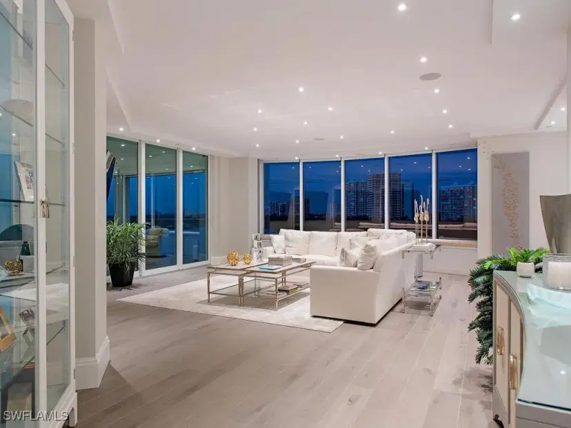 Picture of 60 Seagate Dr 606, Naples FL 34103