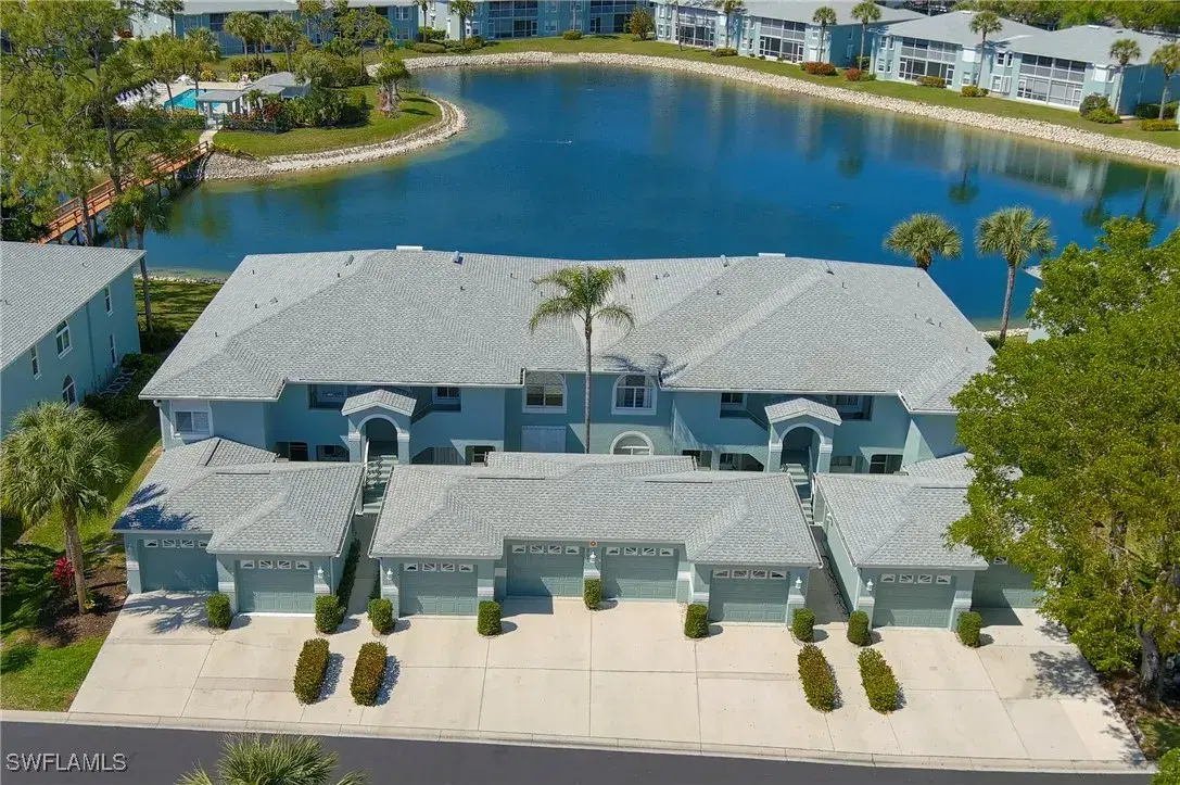 Picture of 905 New Waterford Dr 204, Naples, FL 34104