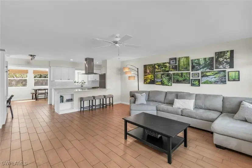 Picture of 1136 Illinois Dr, Naples FL 34103