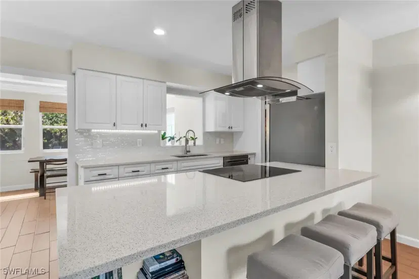 Picture of 1136 Illinois Dr, Naples FL 34103