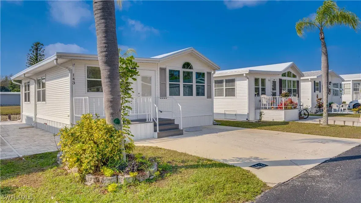 Picture of 143 Caravan Cir, North Fort Myers, FL 33903