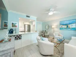 Picture of 950 7Th Ave S 15, Naples, FL 34102