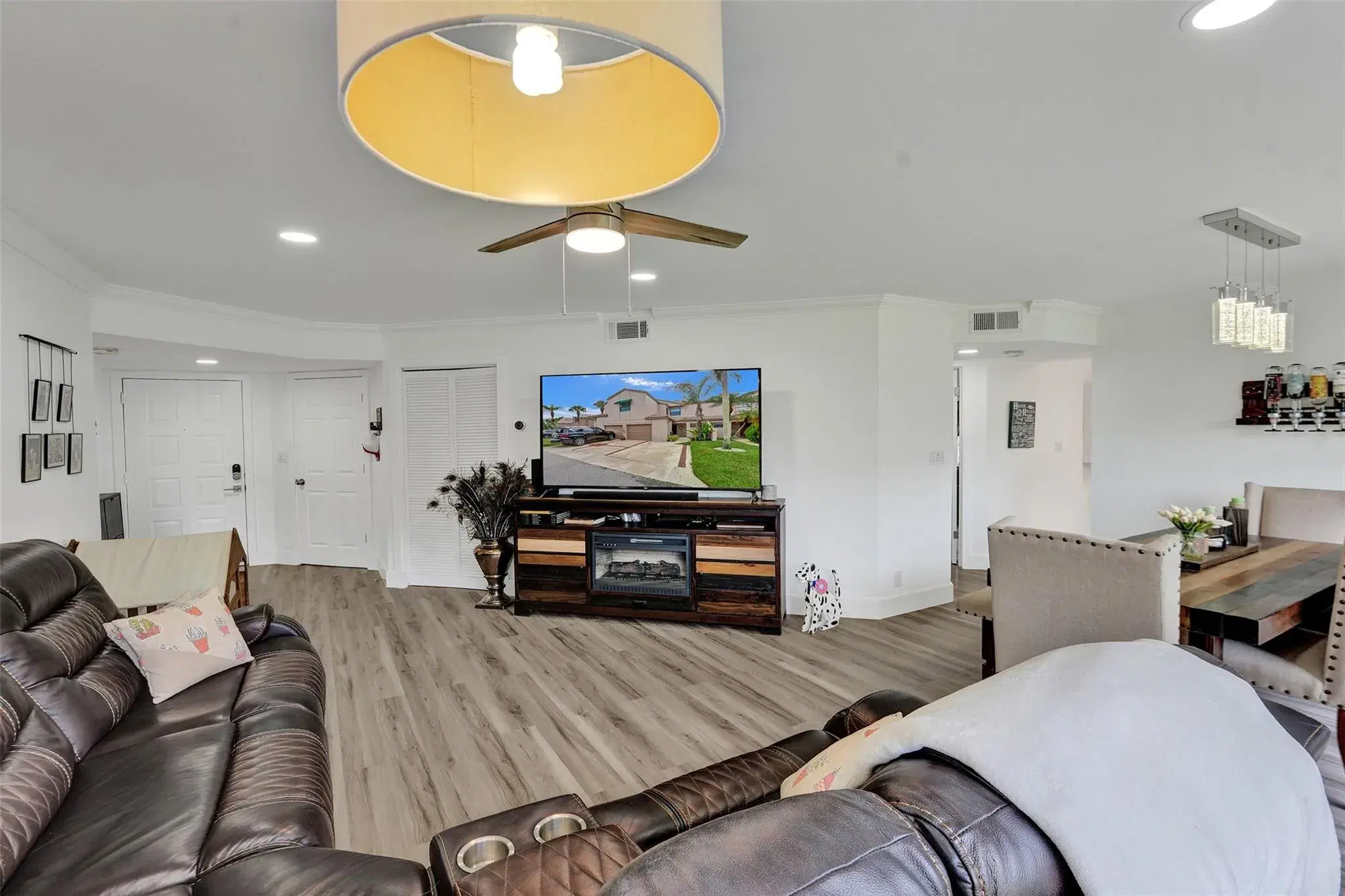 Picture of 1672 Cypress Pointe Dr 1A, Coral Springs, FL 33071