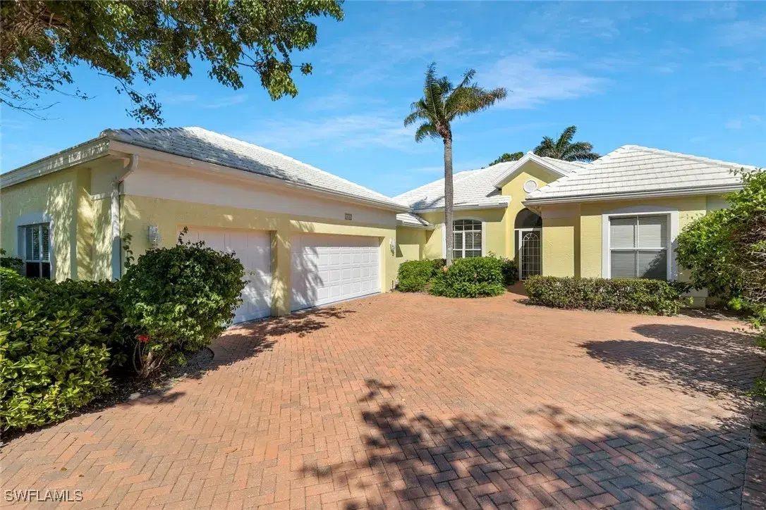 Picture of 815 Ashburton Dr, Naples, FL 34110
