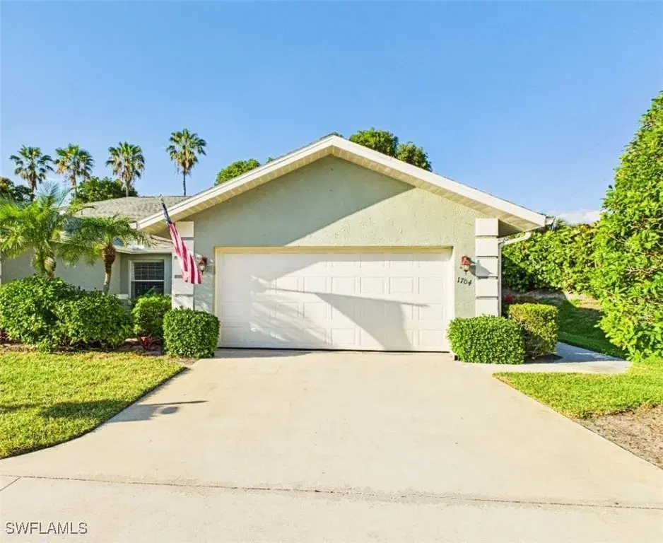 Picture of 1704 Royal Cir 602, Naples, FL 34112