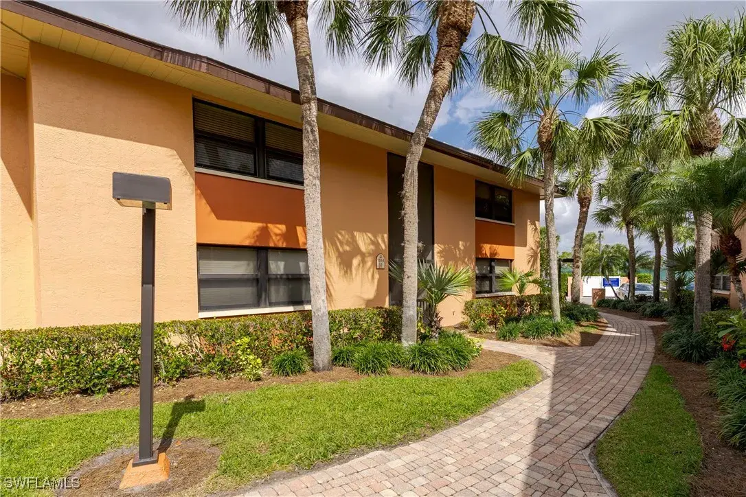 Picture of 1514 Mainsail Dr 4, Naples, FL 34114