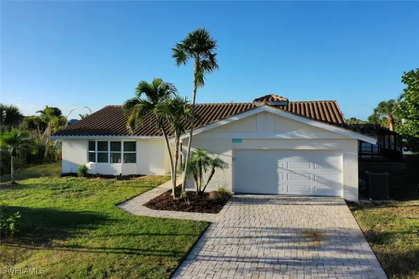 Picture of 421 Lake Murex Cir, Sanibel FL 33957