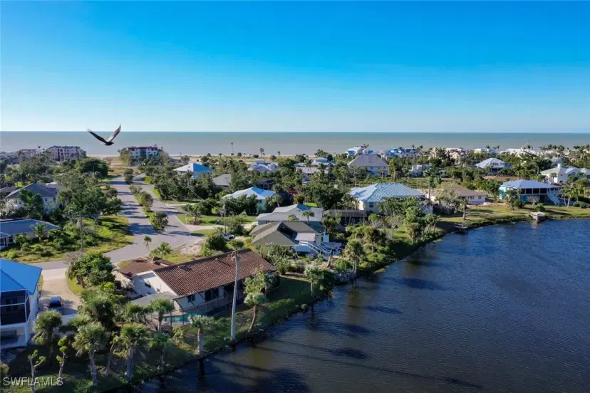 Picture of 421 Lake Murex Cir, Sanibel FL 33957