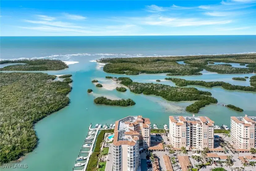 Picture of 425 Dockside Dr 604, Naples FL 34110