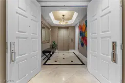 Picture of 81 Seagate Dr 801, Naples, FL 34103