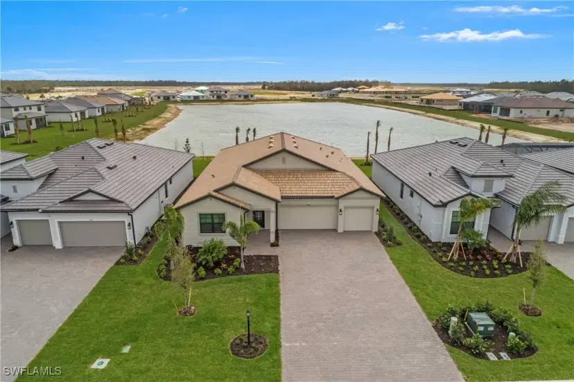 Picture of 19437 Hinkley Dr, Estero FL 33928