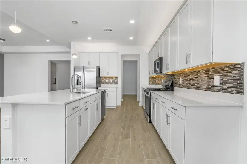 Picture of 19437 Hinkley Dr, Estero FL 33928
