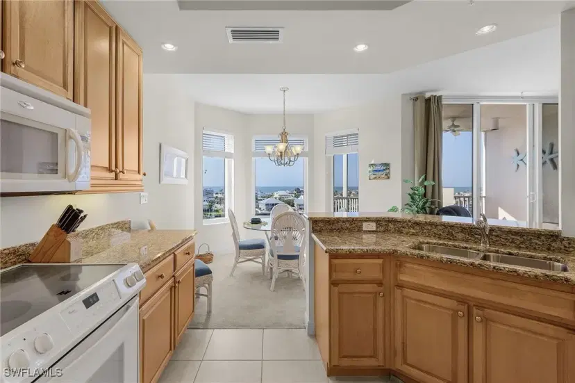 Picture of 4182 Bay Beach Ln 773, Fort Myers Beach FL 33931
