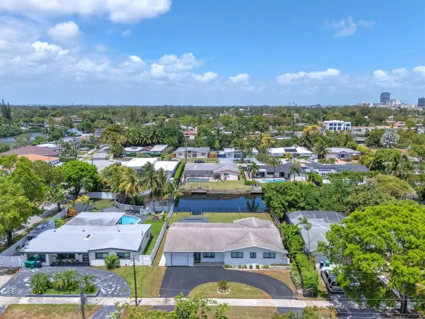 Picture of 2311 NE 193Rd St, Miami FL 33180