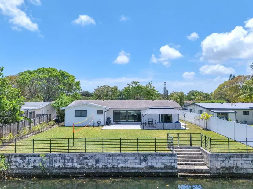 Picture of 2311 NE 193Rd St, Miami FL 33180