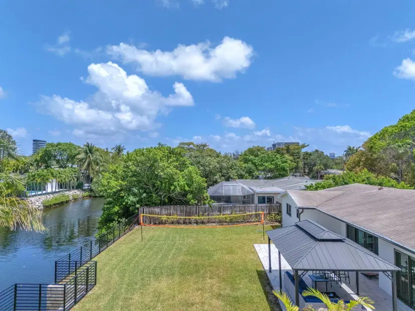 Picture of 2311 NE 193Rd St, Miami FL 33180