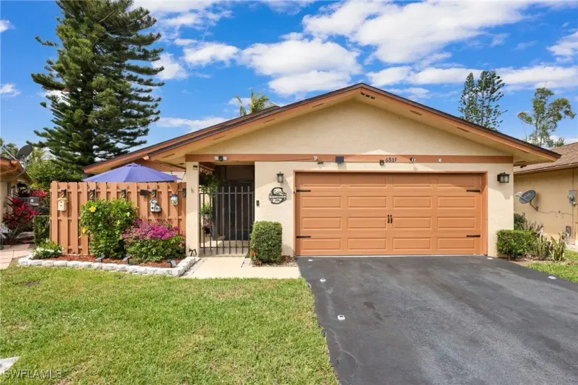 Picture of 6517 Royal Woods Dr, Fort Myers FL 33908