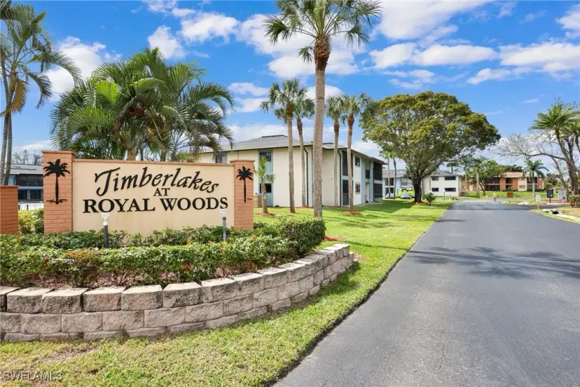 Picture of 6517 Royal Woods Dr, Fort Myers FL 33908