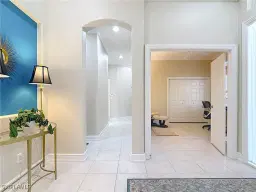 Picture of 715 Vistana Cir 40, Naples, FL 34119