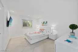 Picture of 575 97Th Ave N, Naples, FL 34108