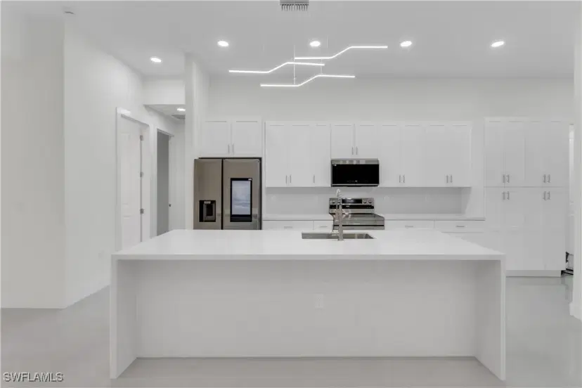 Picture of 1606 Desoto Ave, Lehigh Acres FL 33972