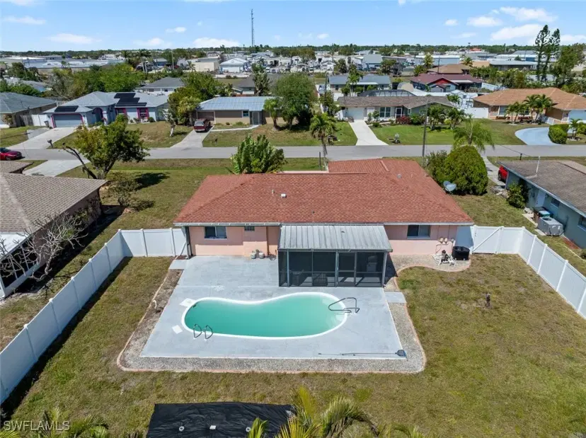 Picture of 1011 SE 13Th Pl, Cape Coral FL 33990