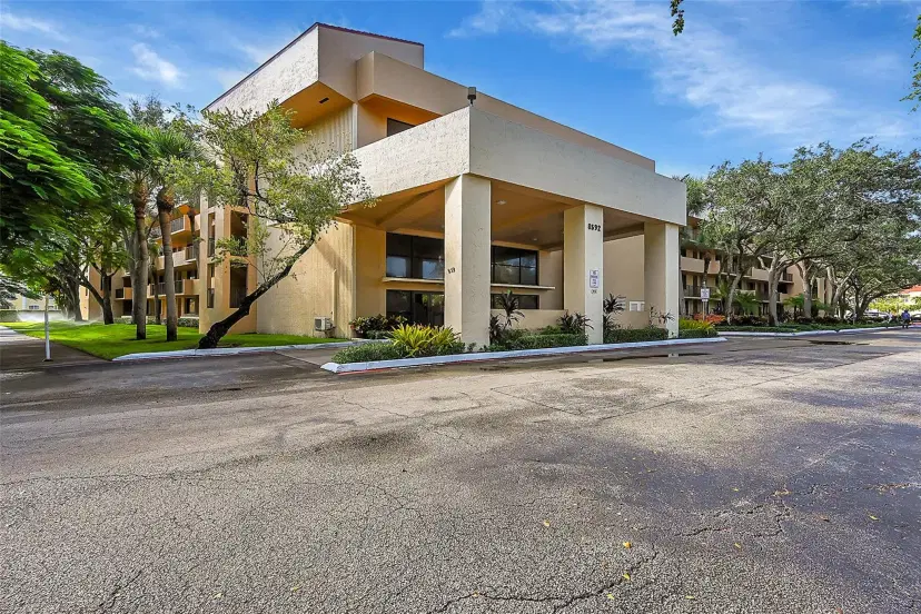 Picture of 8592 W Sunrise Blvd 102, Plantation FL 33322