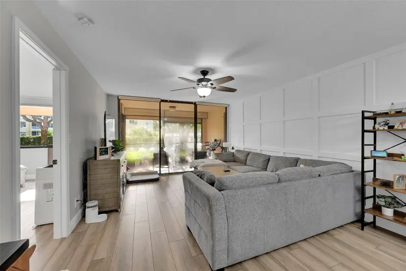 Picture of 8592 W Sunrise Blvd 102, Plantation FL 33322
