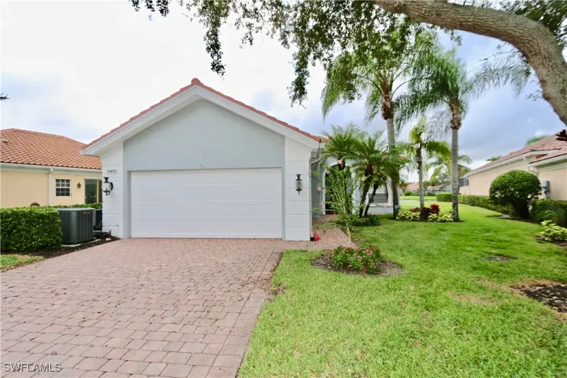 Picture of 5495 Freeport Ln, Naples FL 34119