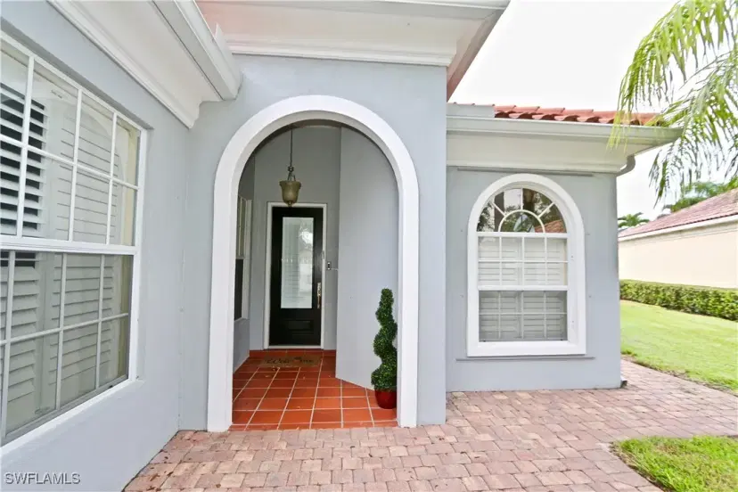 Picture of 5495 Freeport Ln, Naples FL 34119