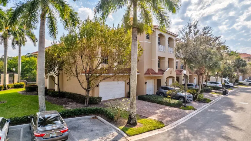 Picture of 4553 Artesa Way S, Palm Beach Gardens FL 33418