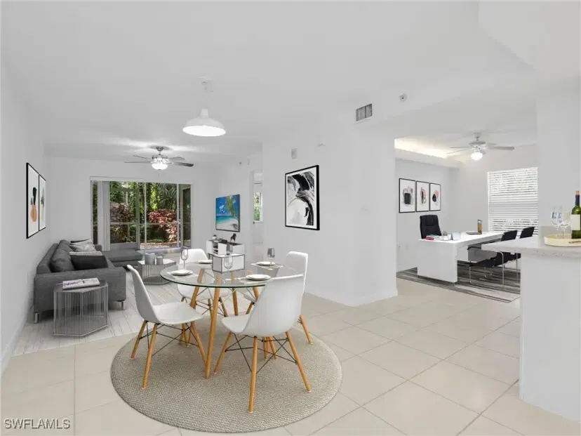Picture of 15405 Cedarwood Ln 104, Naples FL 34110